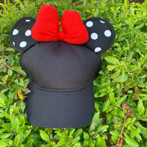 NWT Minnie Mouse Disney Ears Hat - Picture 2 of 5